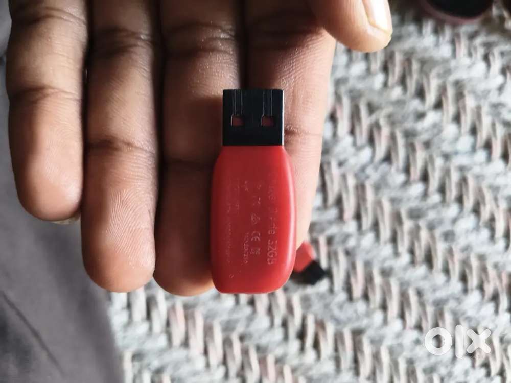 32 GB  pendrive