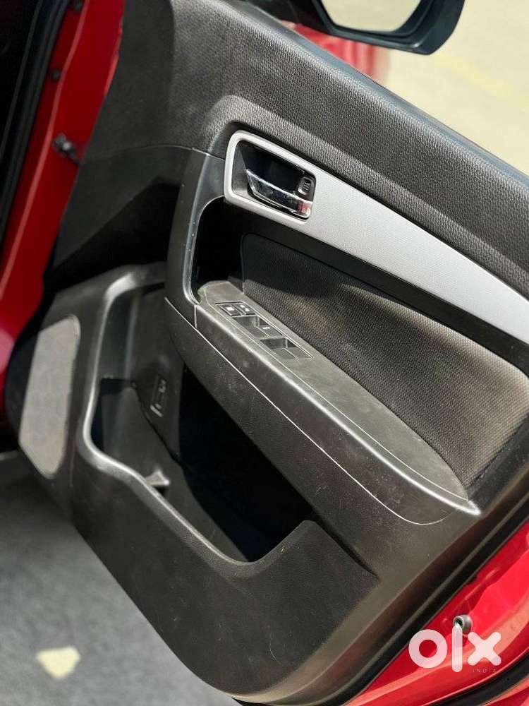 Maruti Suzuki Brezza 1.5 Zxi Smart Hybrid Dual Tone, 2020, Petrol