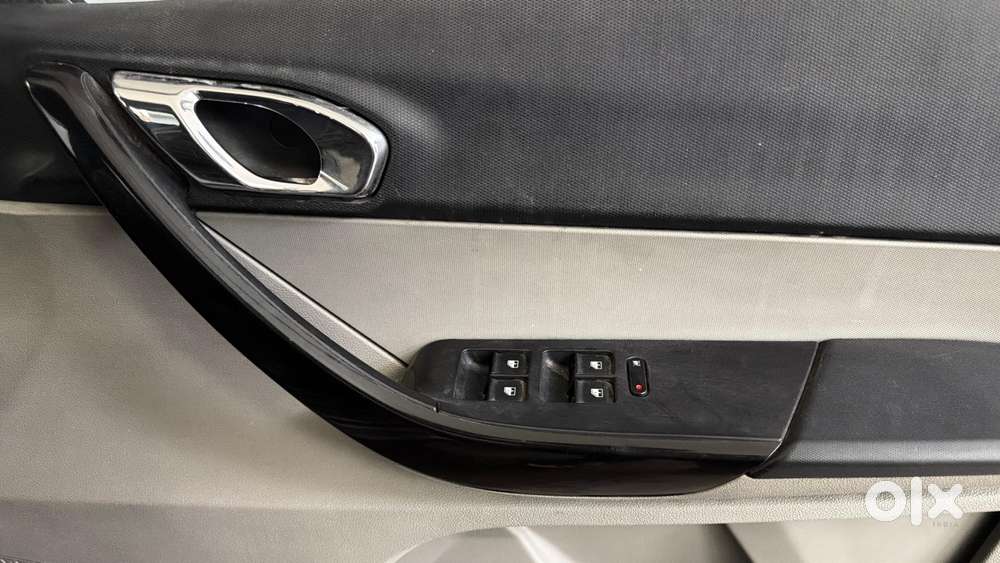 Tata Tiago 1.2 Revotron Xza, 2017, Petrol