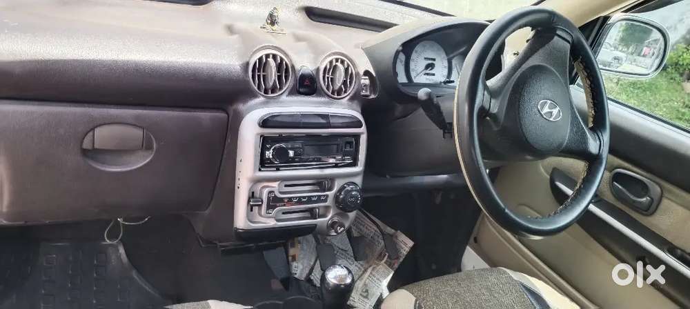 સેન્ટ્રો ગાડી 2012 મોડલ છે વીમો નથી પેટ્રોલ સીએનજી બંનેમાં ચાલુ છે