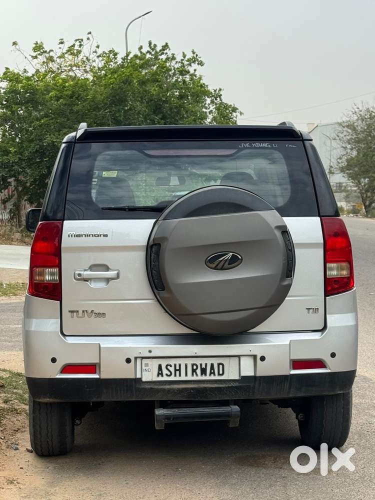 Mahindra Tuv 300 T10 Opt Dual Tone, 2019, Diesel