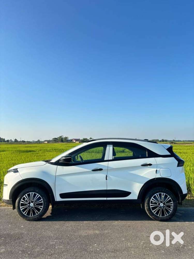 Tata Nexon Smart Plus S 1.2 Revotron Petrol 5 Mt, 2024, Petrol