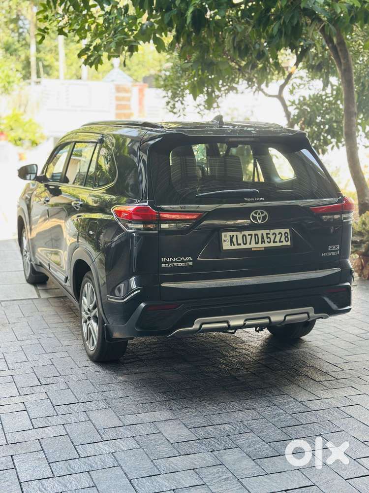 Toyota Innova Hycross 2.0 Zx (o) Hybrid 7 Str, 2023, Diesel