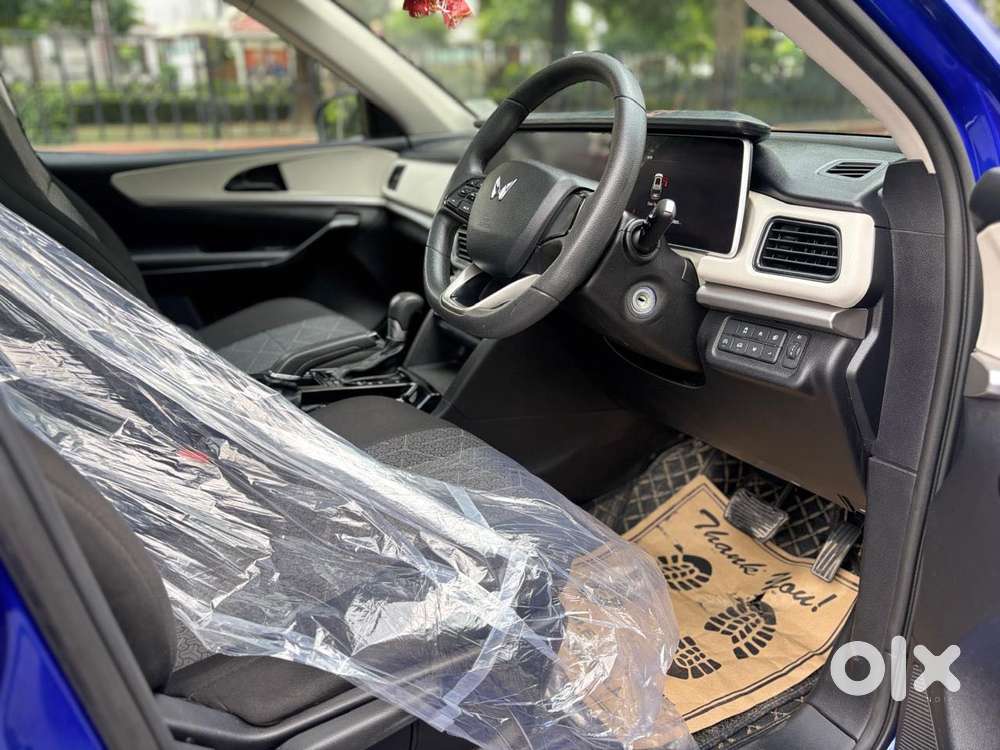 Mahindra Xuv700 2.0 Ax 5 Petrol At Str, 2023, Diesel