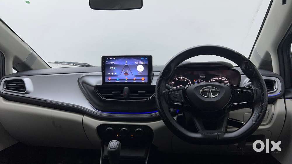 Tata Altroz 1.2 Xe, 2022, Petrol