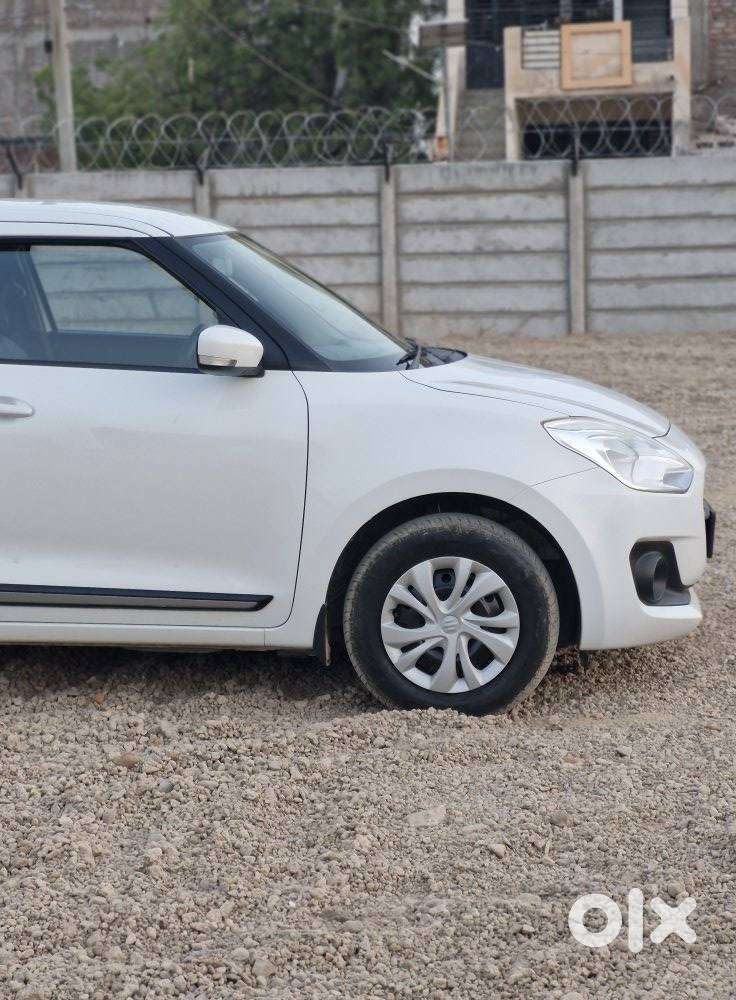 Maruti Suzuki Swift Vxi + Manual, 2021, Petrol