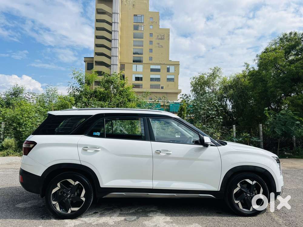 Hyundai Alcazar Signature, 2022, Petrol