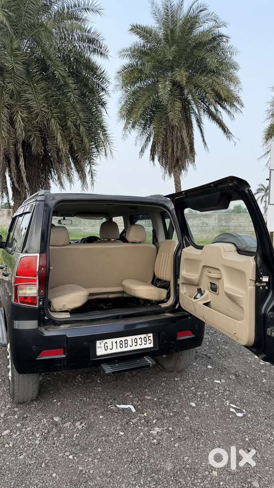 Mahindra Tuv 300 T8 Amt, 2018, Diesel