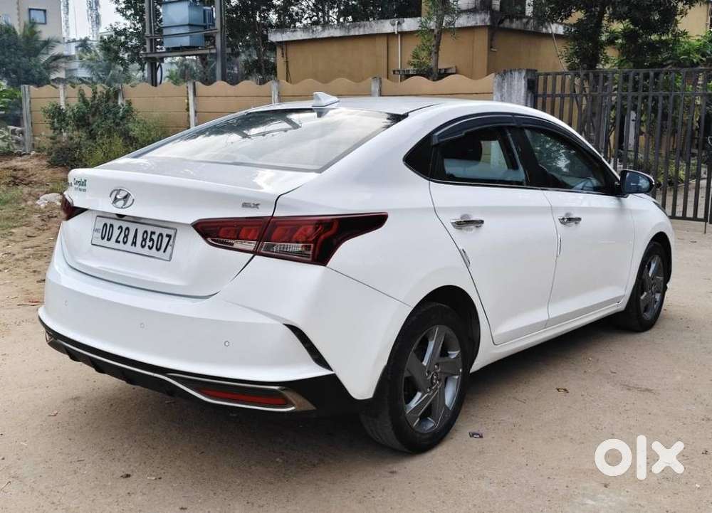 Hyundai Verna 1.5 Sx Petrol Mt, 2021, Petrol