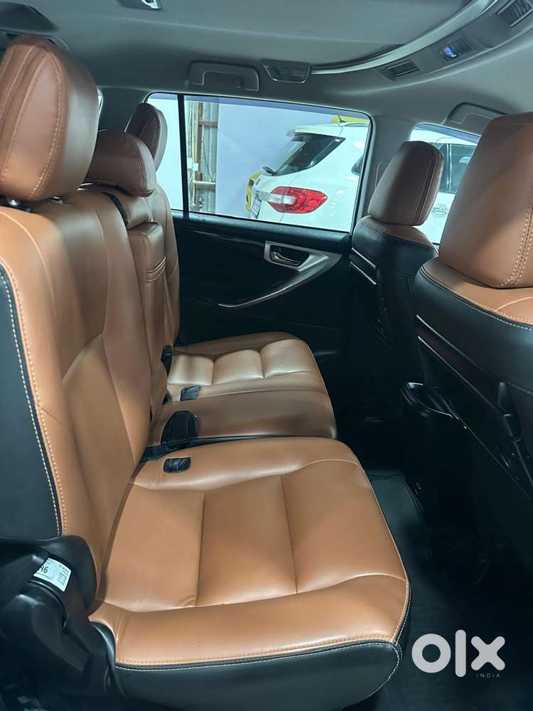 Toyota Innova Crysta 2.4 V, 2025, Diesel