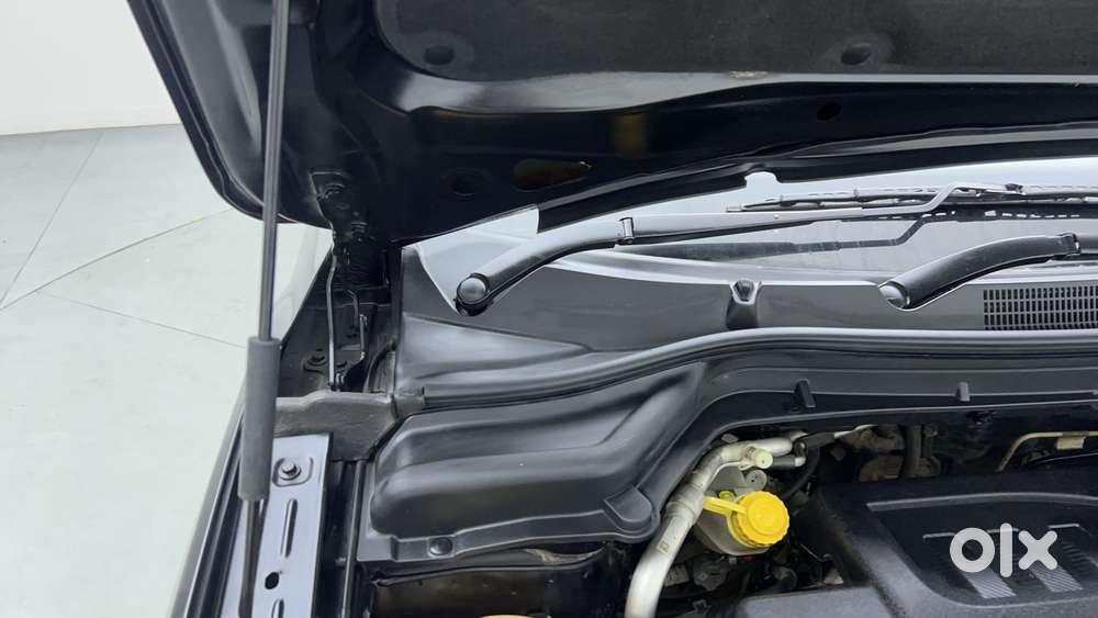 Mahindra Xuv300 W8 Option Diesel, 2023, Diesel