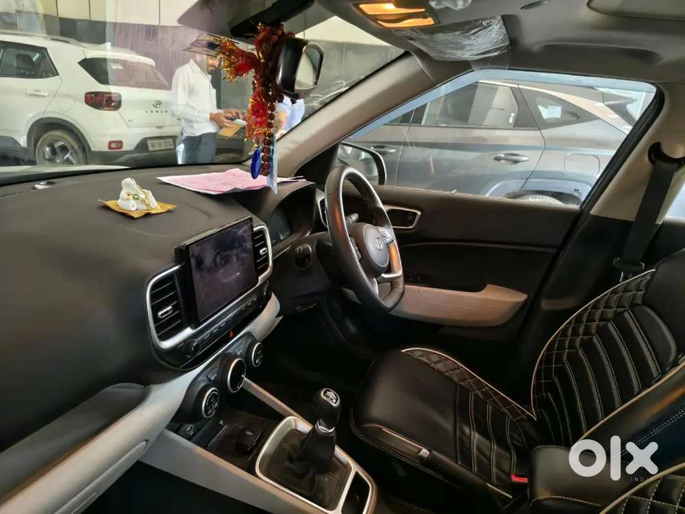 Hyundai Venue Sx Petrol Manual 1st Owner 2024