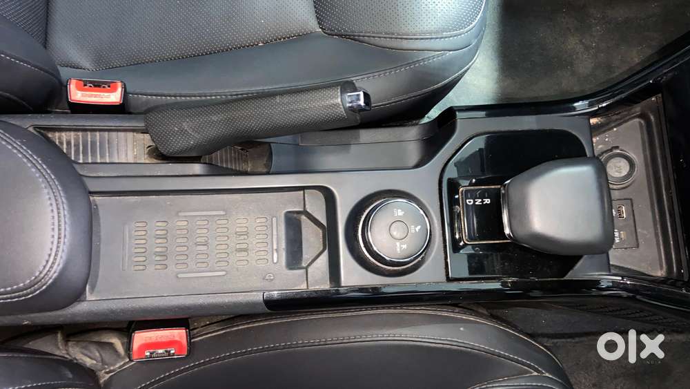Tata Nexon Fearless Plus S Purple 1.5 Revotorq Diesel 6amt Dual Tone..