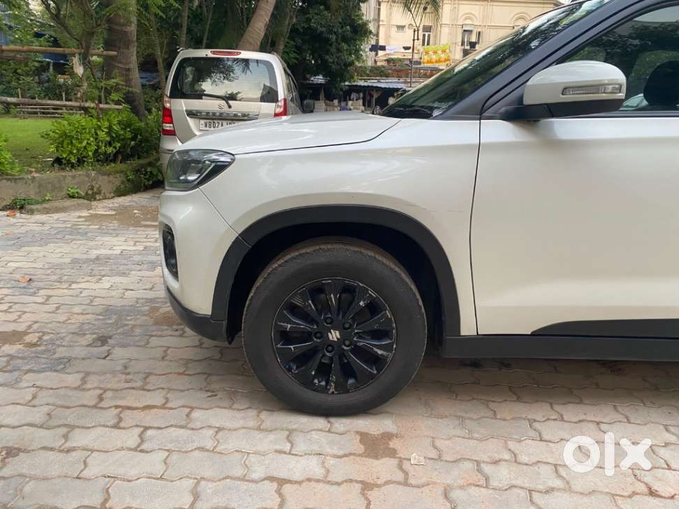Maruti Suzuki Brezza 1.5 Zxi Smart Hybrid, 2022, Petrol