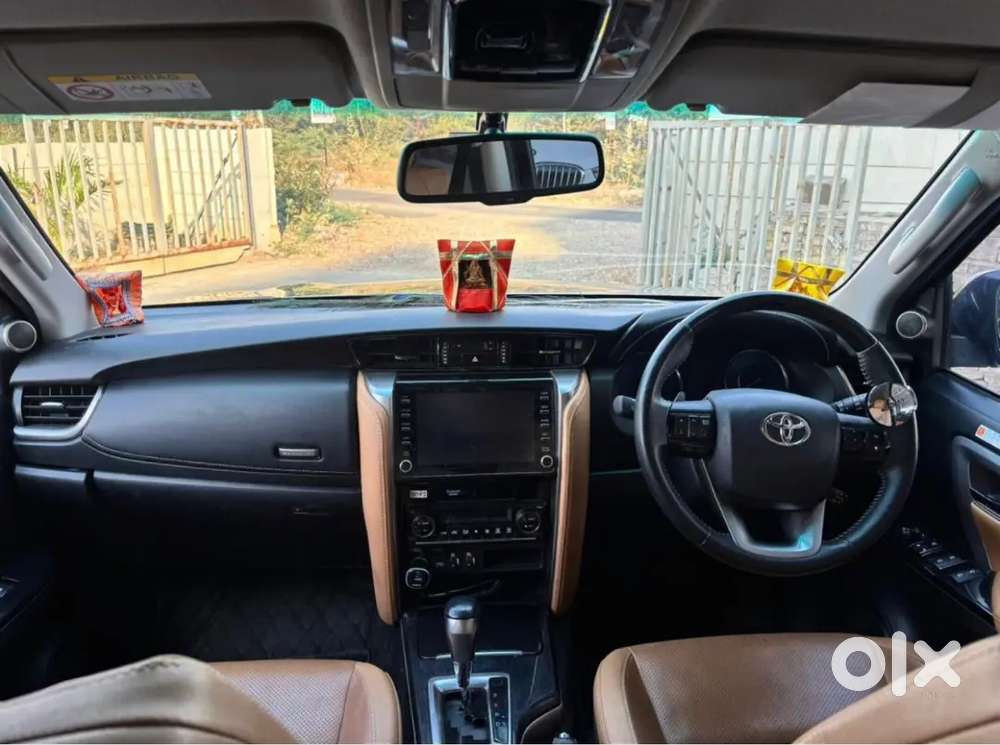 Black Toyota Fortuner Oct 2023.