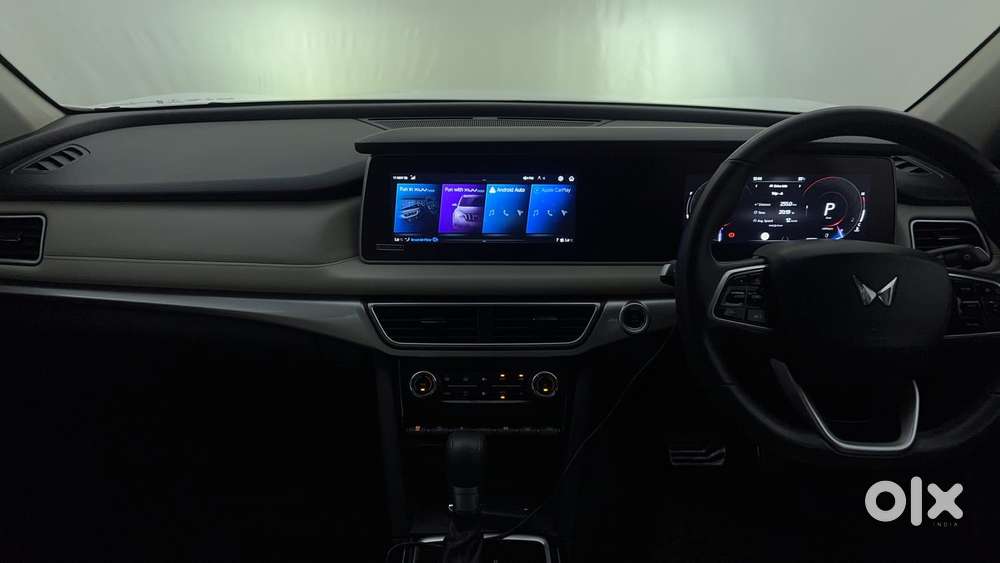 Mahindra Xuv700 2.2 Ax 7 Diesel At Luxury Pack Str, 2024, Diesel
