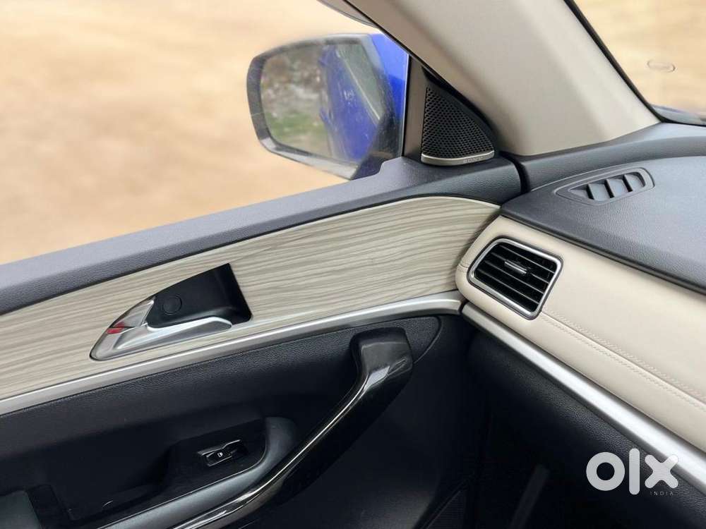 Mahindra Xuv700 2022 Year