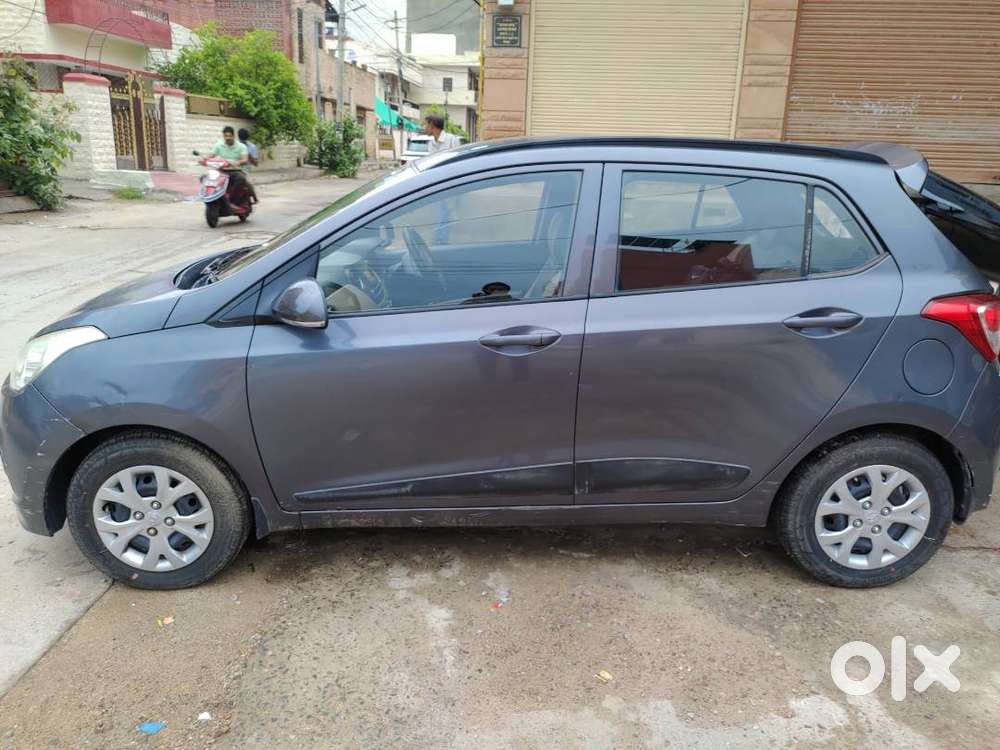 Hyundai Grand I10 Sportz, Dec 2016 Model, New Tyres, Full Insurancee