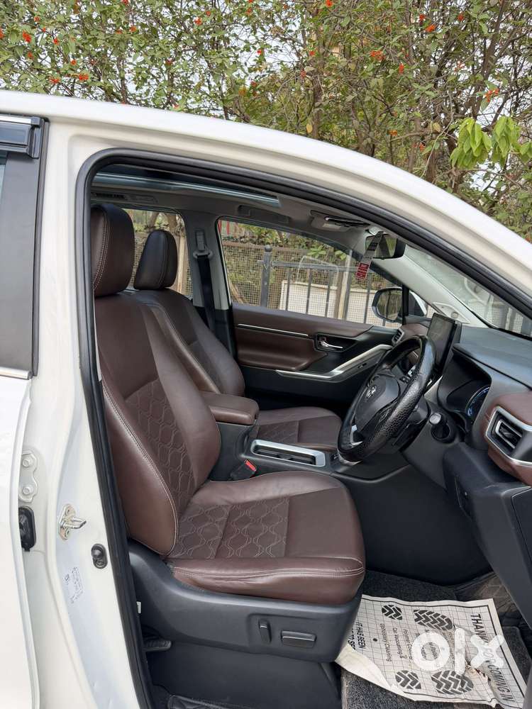 Toyota Innova Hycross 2.0 Zx (o) Hybrid 7 Str, 2023