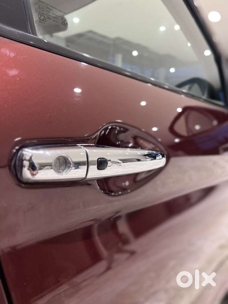 Maruti Suzuki Ertiga Zxi Plus Shvs, 2022, Petrol