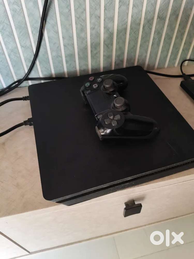 Ps4 slim 1tb with games