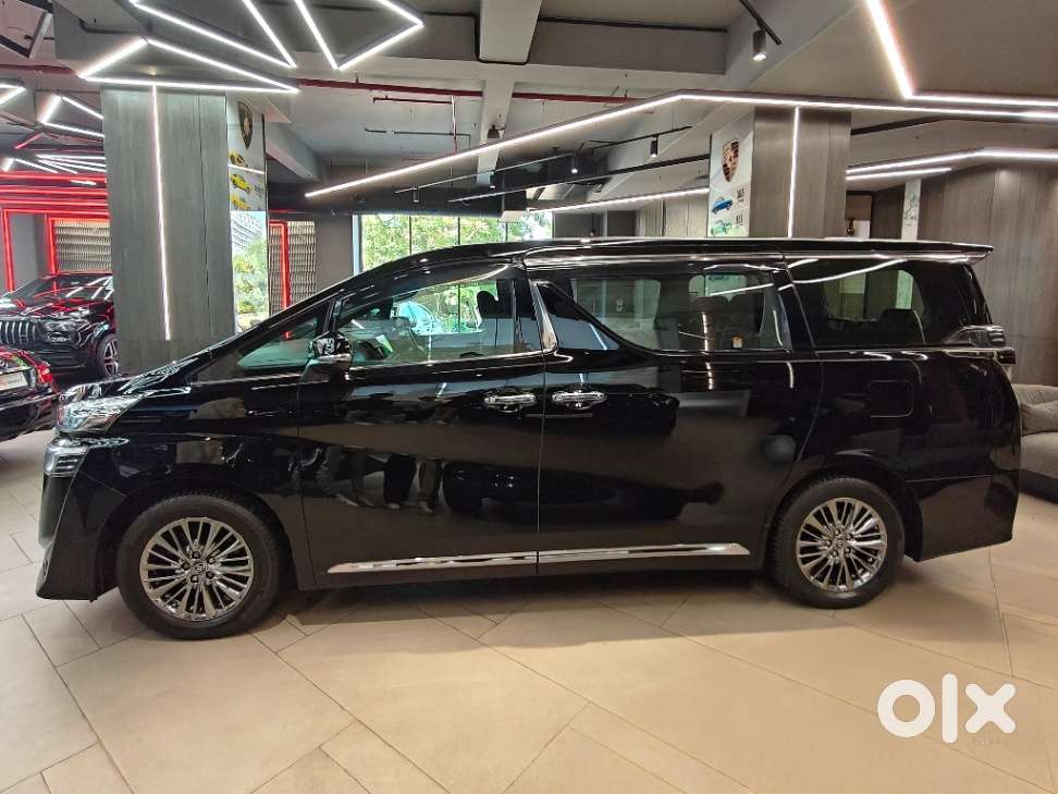 Toyota Vellfire Vip – Executive Lounge, 2022, Petrol