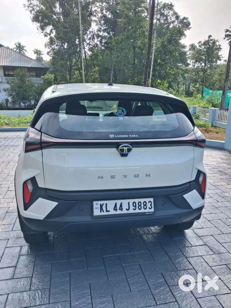 Tata Nexon Smart Petrol November 2025