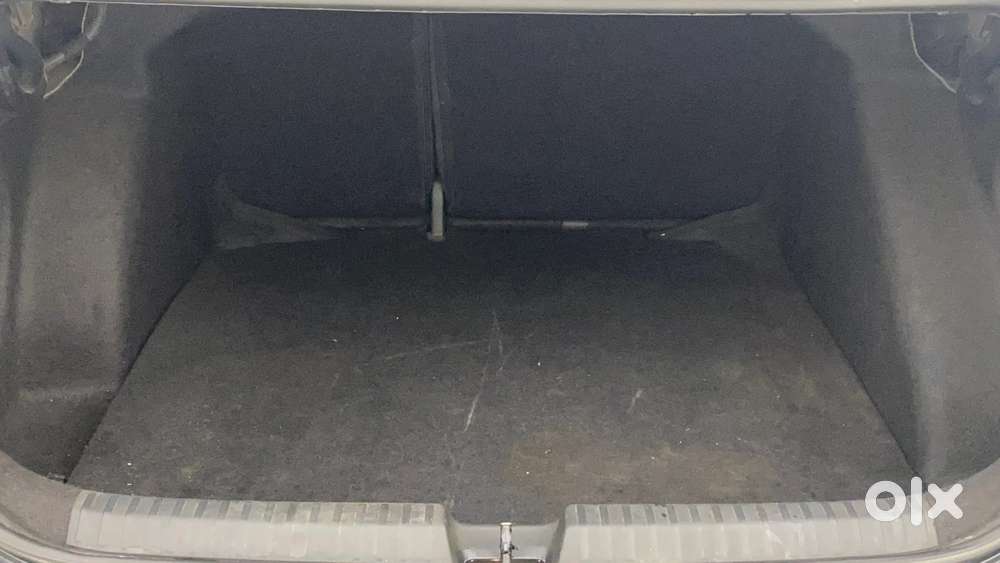 Skoda Slavia 1.0 Tsi Style At, 2023, Petrol