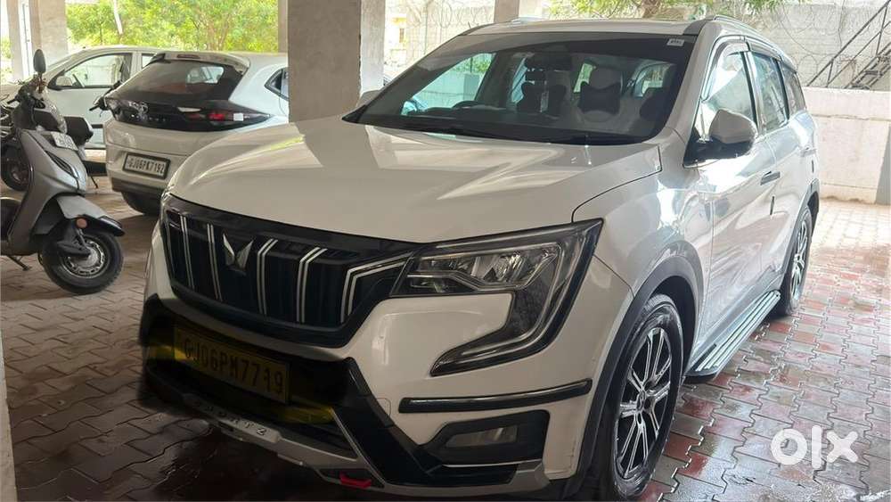 Mahindra Ax7 Luxury Pack Diesel