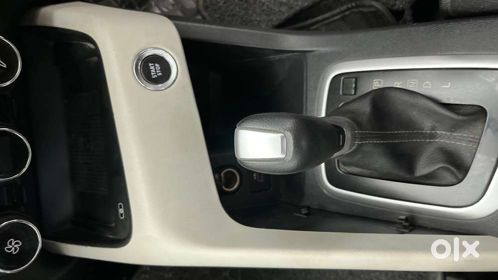 Nissan Magnite 1.0 Xv Turbo Cvt, 2022, Petrol