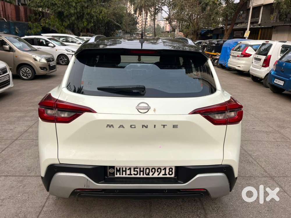 Nissan Magnite 1.0 Xv Premium, 2022, Petrol