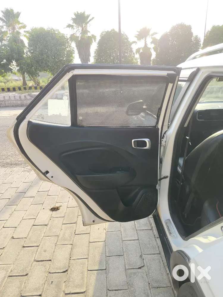 Hyundai Venue 2021 Cng & Hybrids 56000 Km Driven