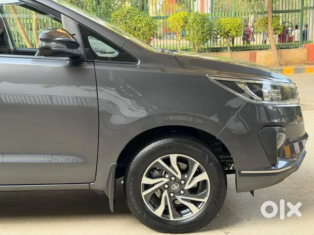 Toyota Innova Crysta G At 2022
