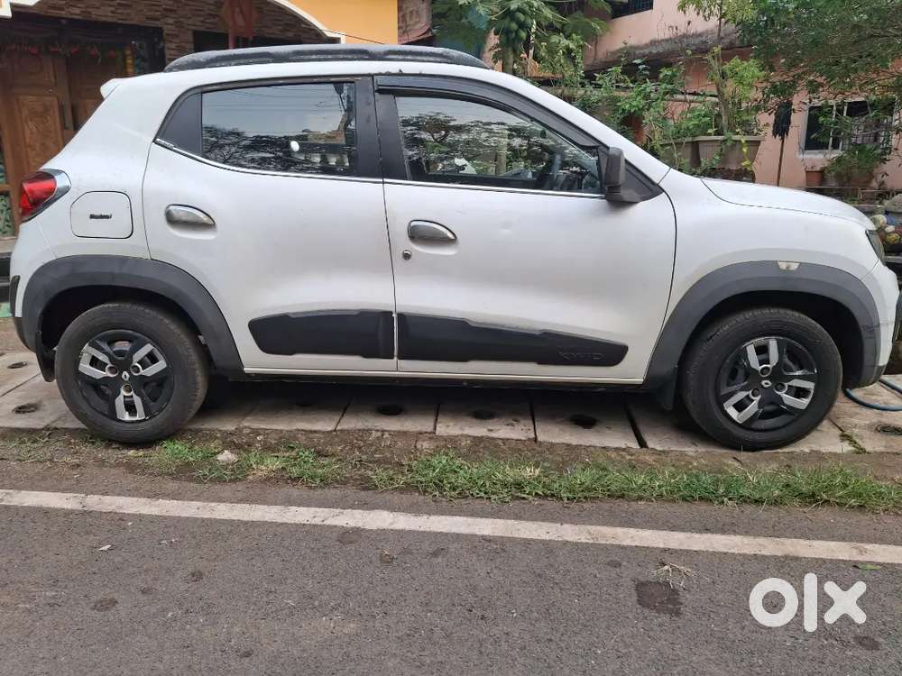Renault Kwid Rxt O 2016 Super White Color In Super Condition