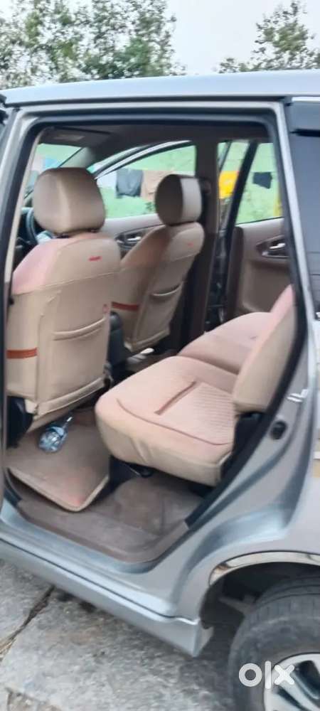 Toyota Innova 2.5 V 2014
