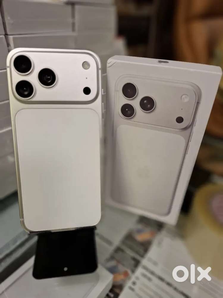 IPHONE 17 PRO MAX 256GB MINT CONDITION IMMACULATE CONDITION 100%BATTER