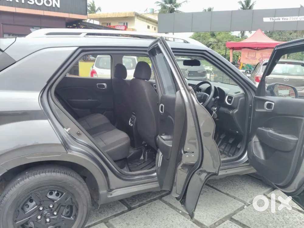 Hyundai Venue 1.2 S Plus, 2022, Petrol
