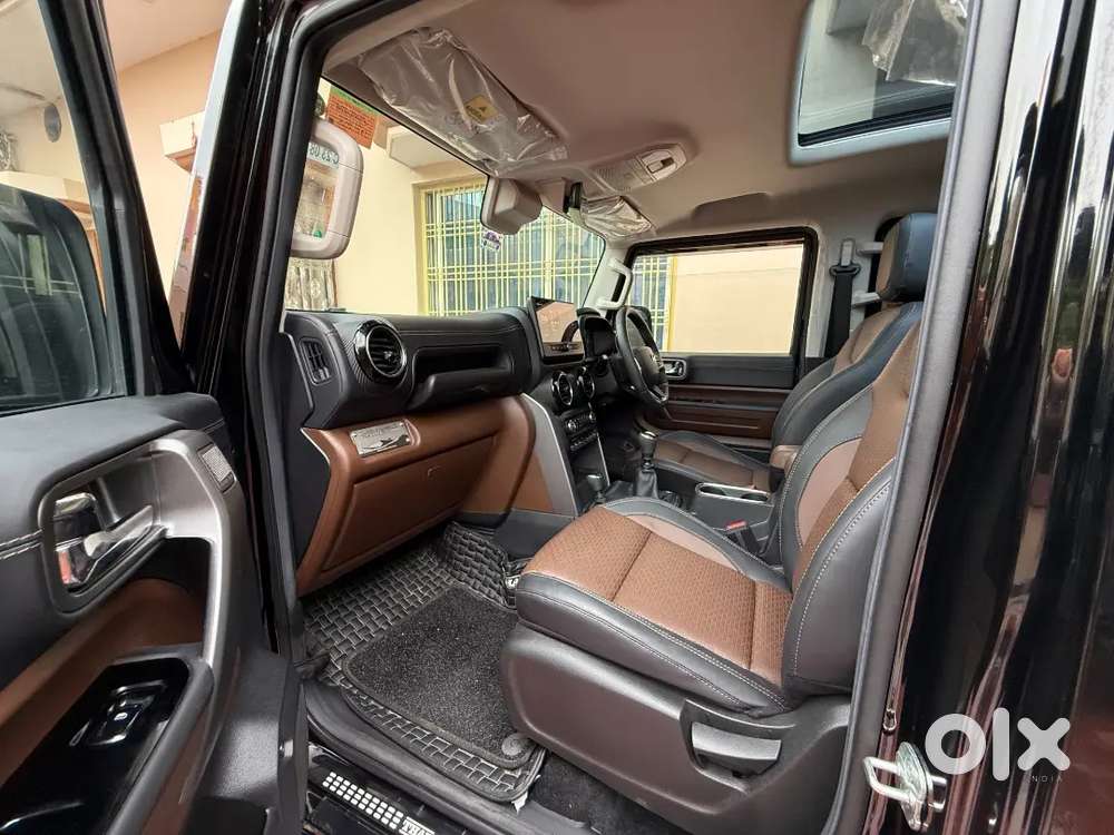 Thar Roxx Ax7l 4*4 Top Model