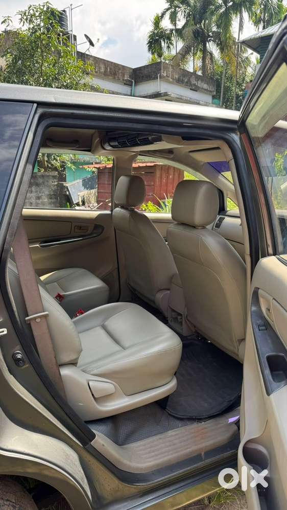 Orginal Kerala Toyota Innova 2012 Diesel Well Maintained