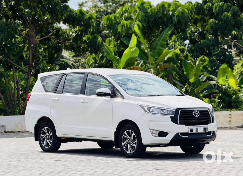 Toyota Innova Crysta 2024