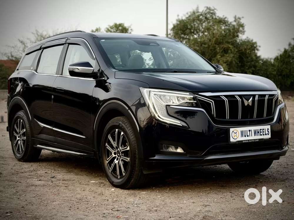 Mahindra Xuv700 2.0 Ax 7 Petrol Mt Str, 2025, Petrol