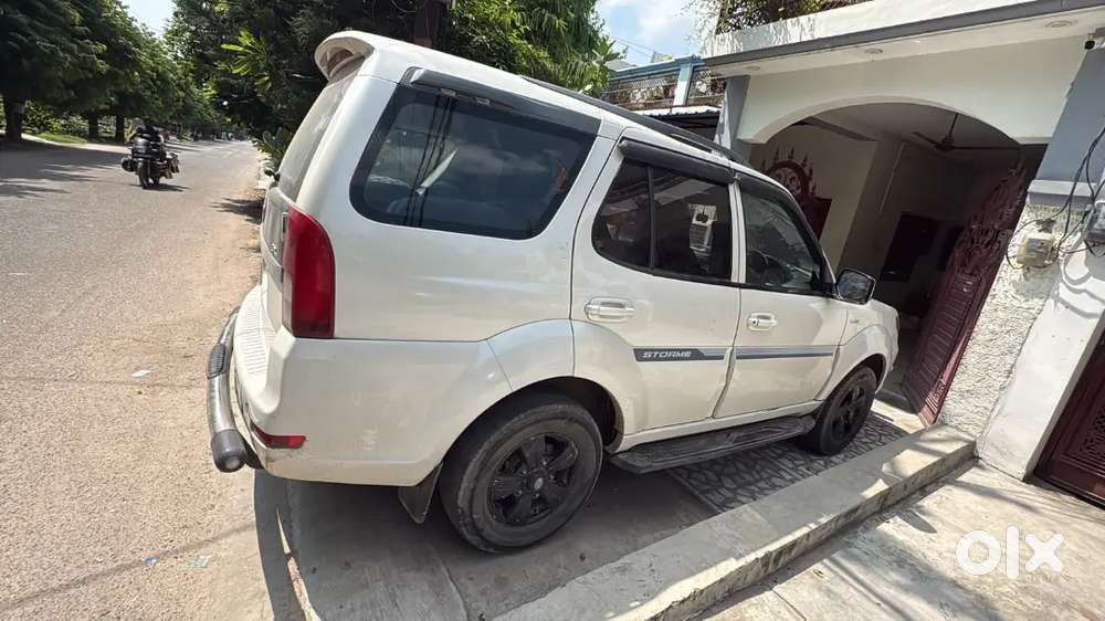Tata Safari Storme 2016 Diesel Manual Car