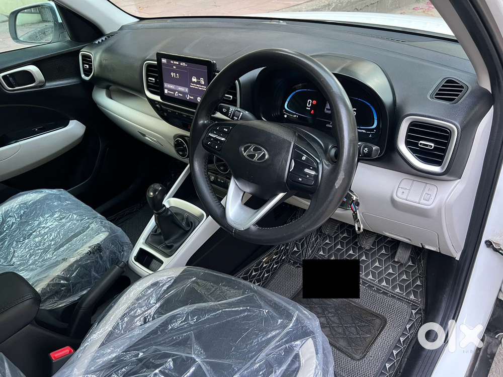 Hyundai Venue S 1.2 Petrol, 2022, Petrol
