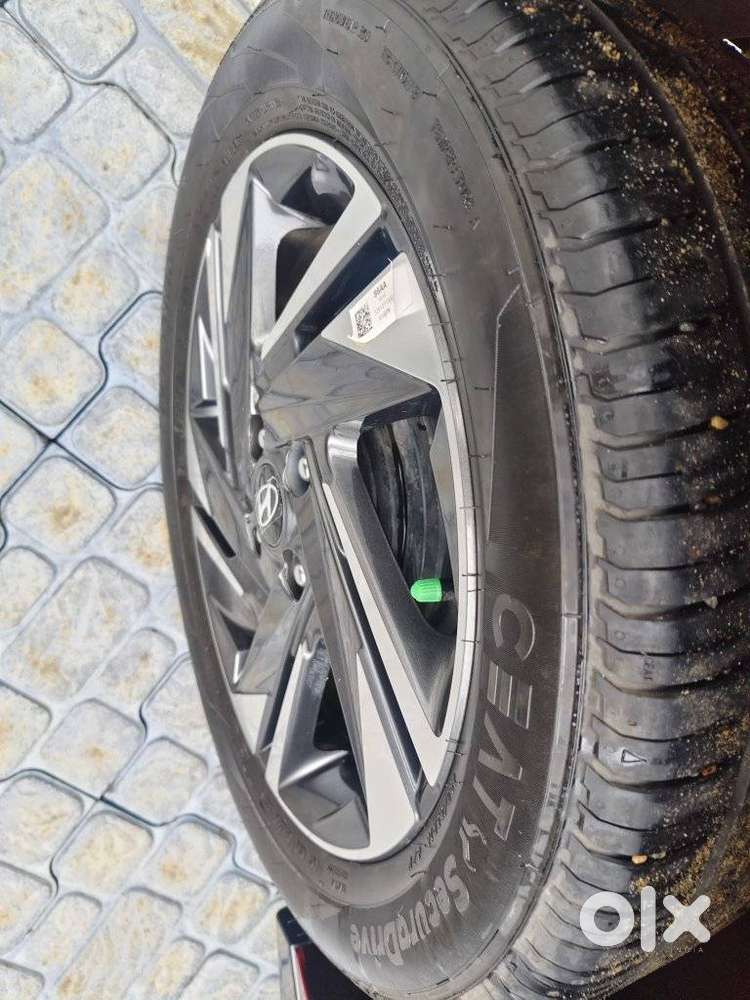 Hyundai I20 Asta (o) 1.2 Mt, 2023, Petrol