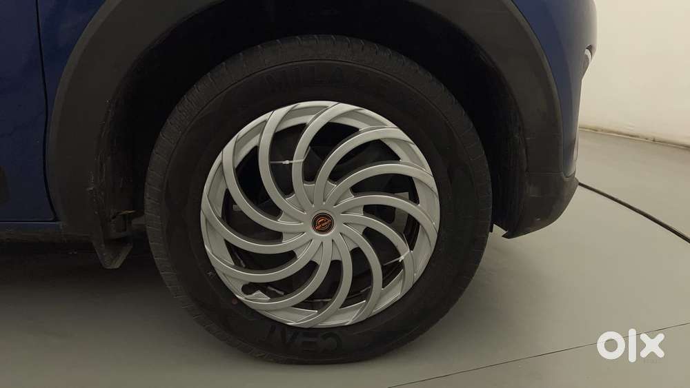 Renault Triber Rxz, 2021, Petrol