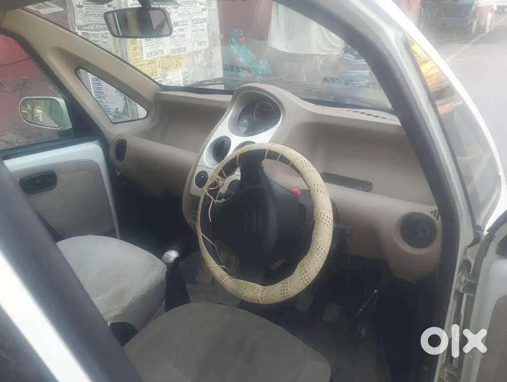 Up32  Well Maintained Tata Nano