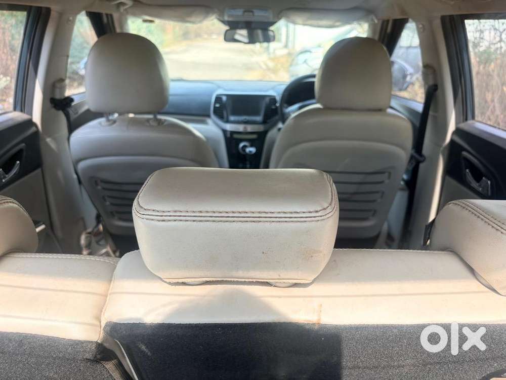 Xuv300 W8 Top Model 2023 December