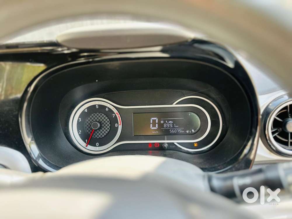 Hyundai Grand I10 Nios Sportz Dual Tone, 2021, Petrol