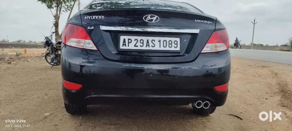 Hyundai Fluidic Verna 2011