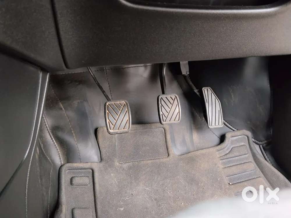 Swift 1.3 Zxi Petrol